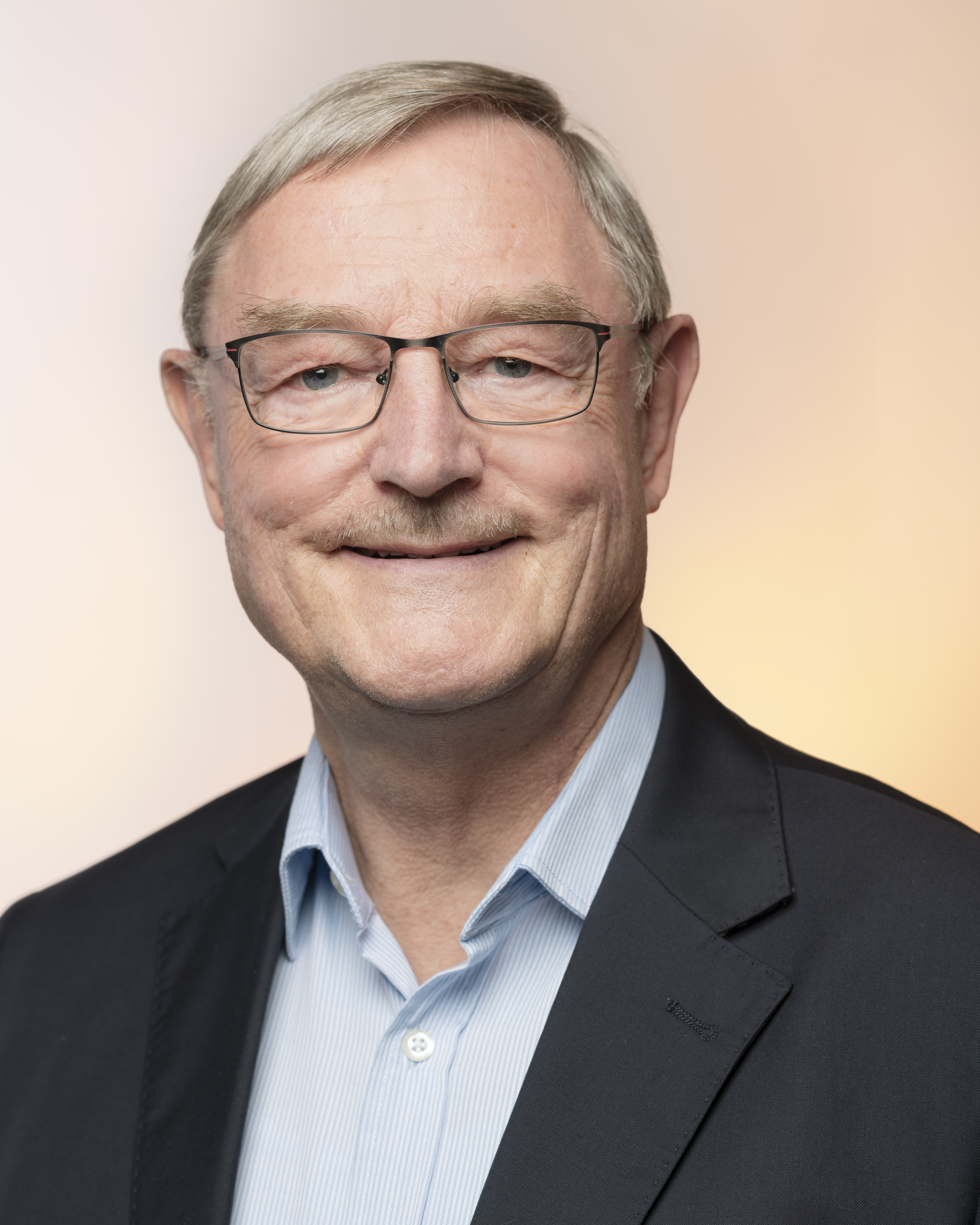 Consultant en évaluation de la conformité et de l’assurance qualité, ancien Directeur du Service d’Accréditation Suisse (SAS).
