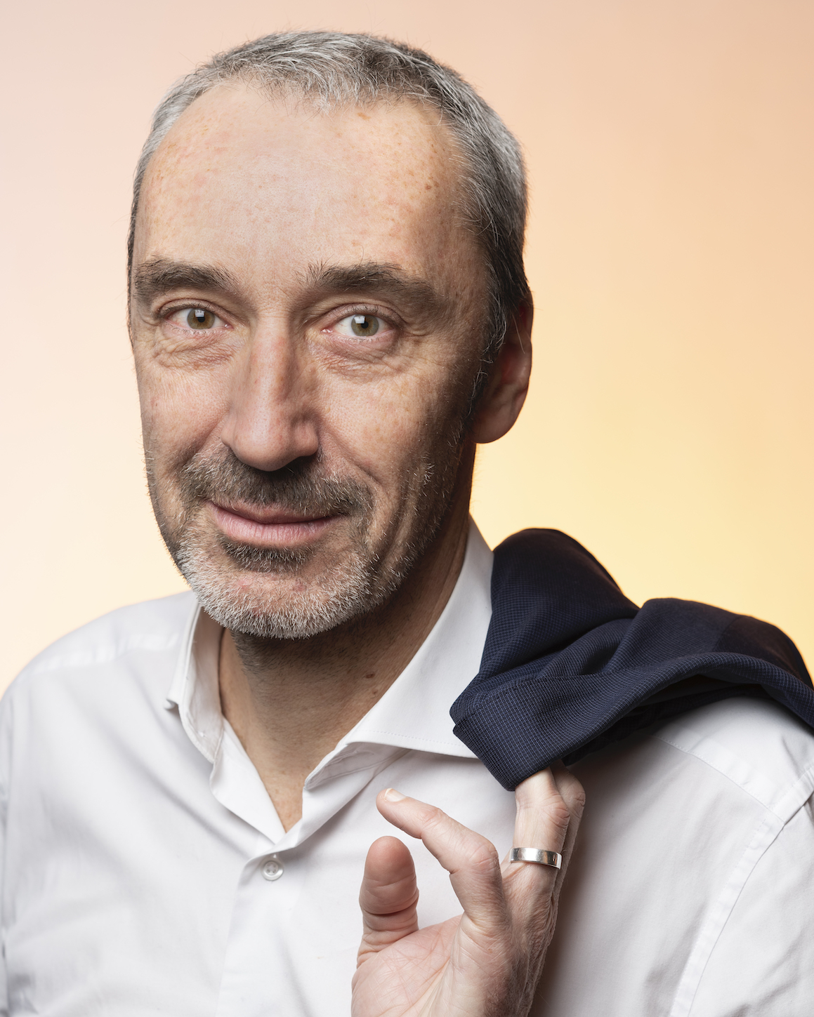 Membre du Conseil - Spécialiste marchés publics chez Loyco SA, ancien Directeur Général de l’Établissement Cantonal d’Assurances (ECA), canton de Vaud, certifiée EQUAL-SALARY.